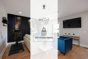 Urban Escape Rooftop Lounge with Skyline Views